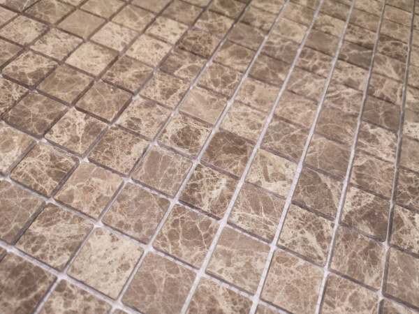 Emperador Light MAT 23x23x4 (PET)